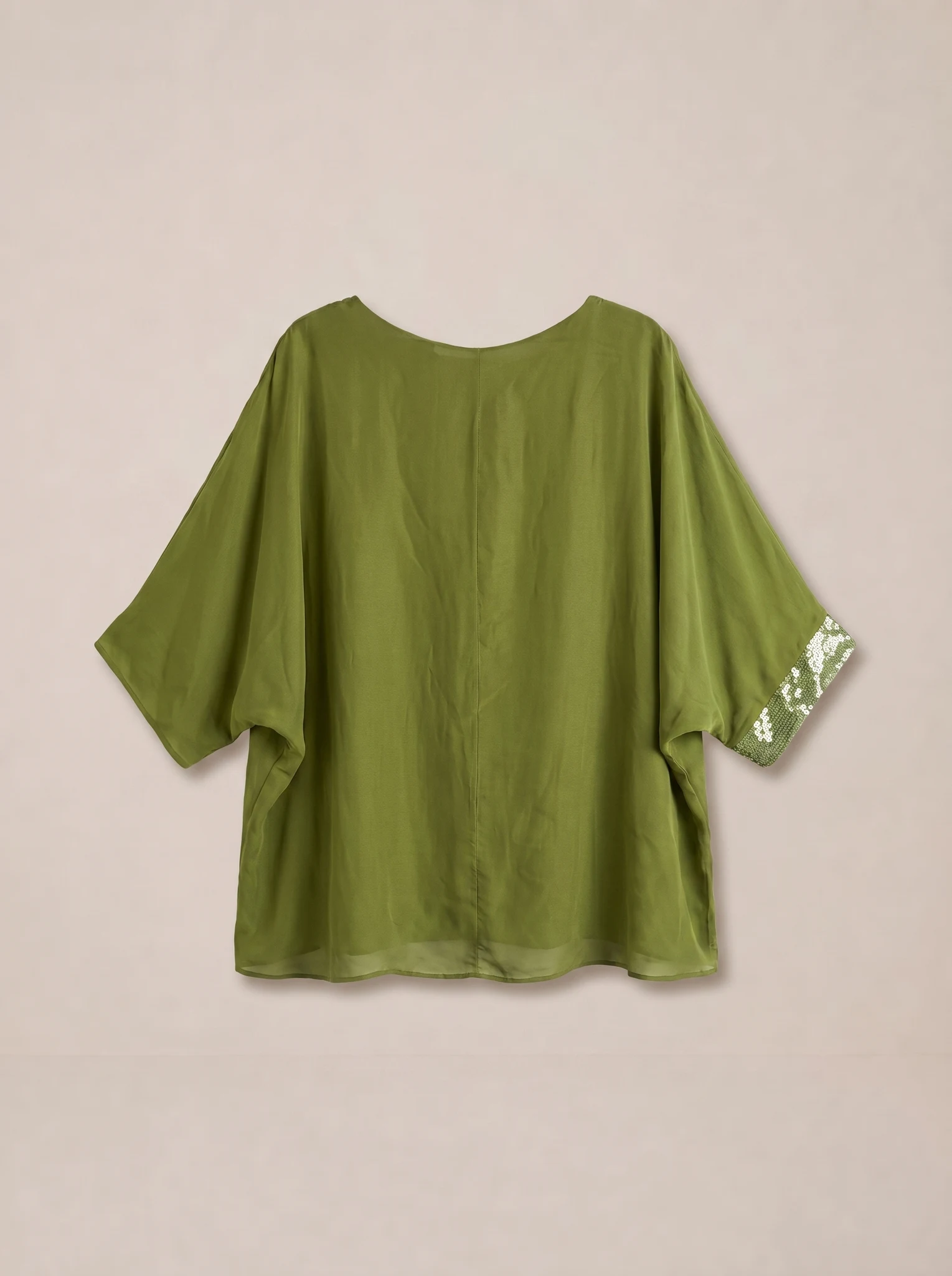 Blusa Italiana Forrada Con Detalles De Lentejuelas En Manga Y Frente — vista de frente